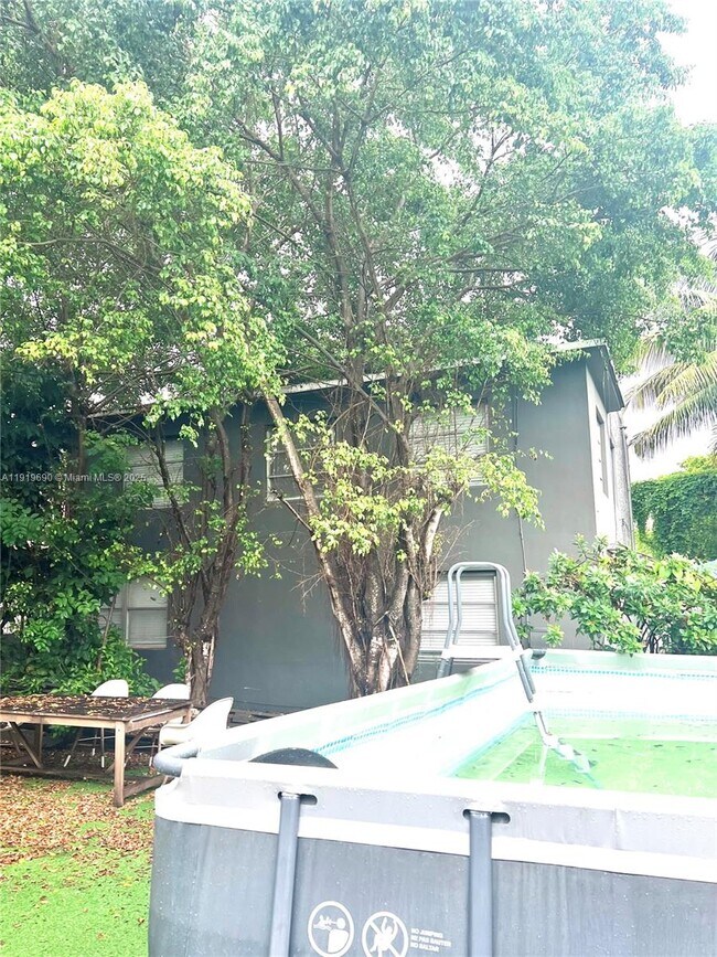 Building Photo - 843-845 NW 3rd St