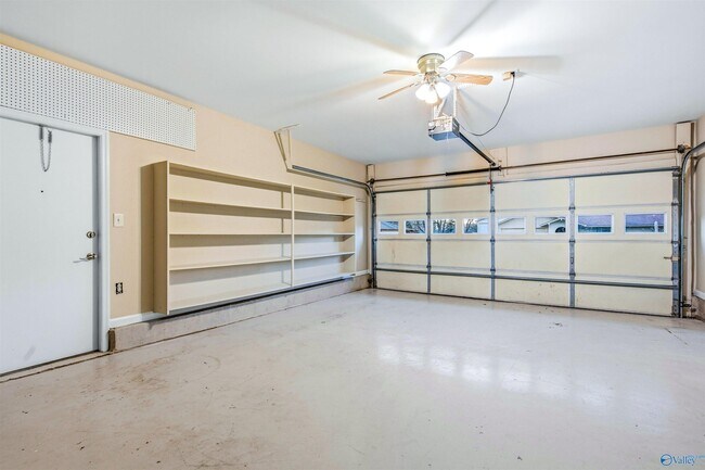 Building Photo - 2008 Burlingame Dr SE