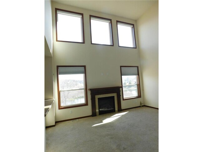 Building Photo - 7636 Oakridge Trail