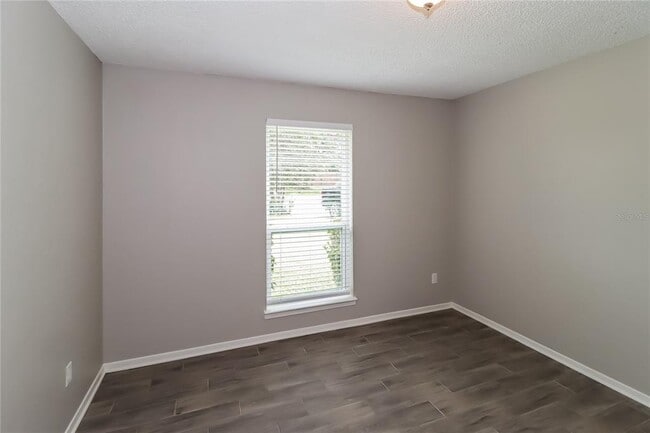 Building Photo - 510 Lisa Ln