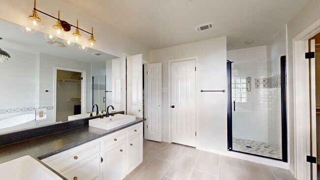 Building Photo - 1803 Fernhaven Cir