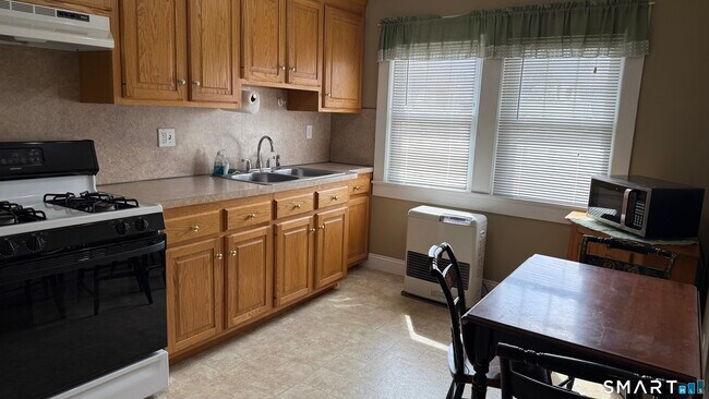 Building Photo - 78 Rockwell Ave