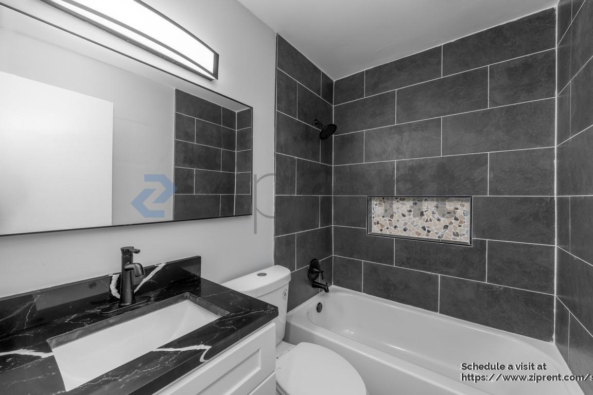 Building Photo - 575 Springwood Dr