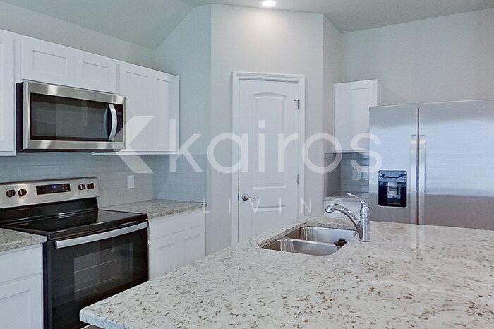 Building Photo - 405 Mango Dr