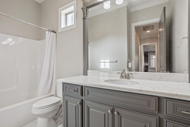 Building Photo - 5807 Willow Breeze Dr