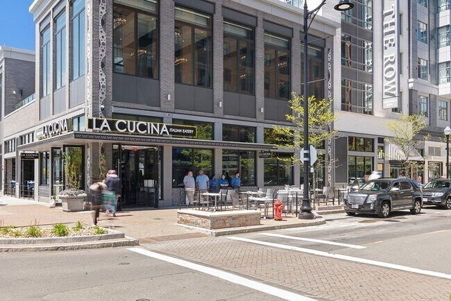 Building Photo - 375 Canal St