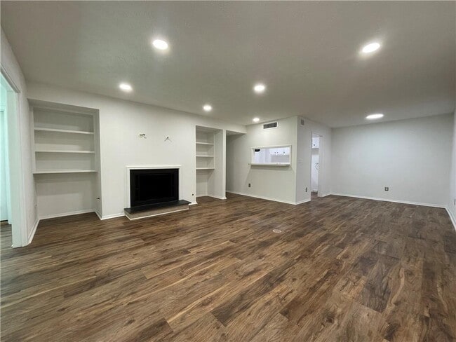 Building Photo - 1006 Dunbar Dr
