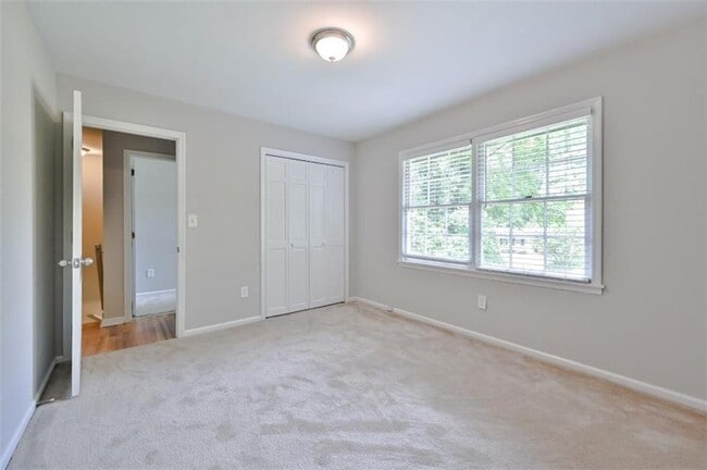 Building Photo - 4377 Vintage Ln