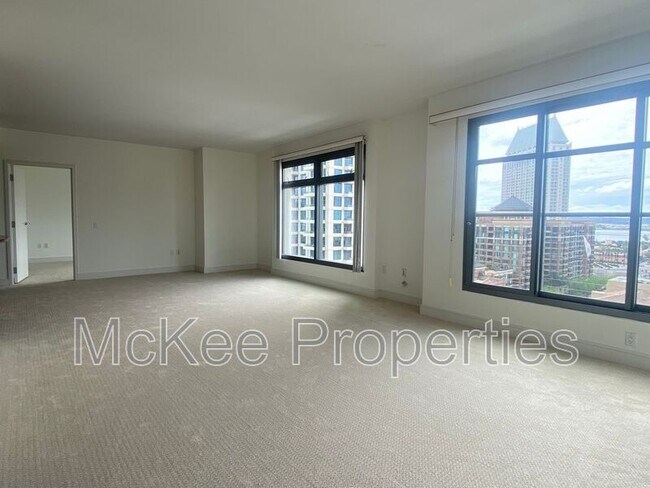 Building Photo - 645 Front St