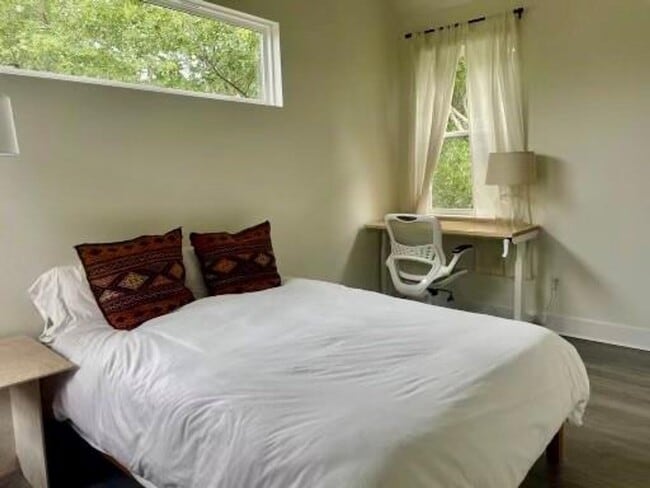 Building Photo - PRE-LEASE - Heart of the City! 2 bedrooms,...