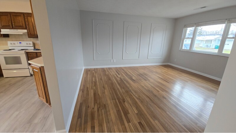 Building Photo - 432 Hickory Ln