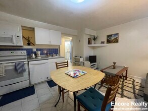 Building Photo - 56 Hobson St