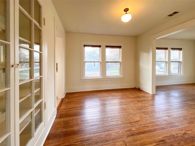 Building Photo - 7924 Ford St