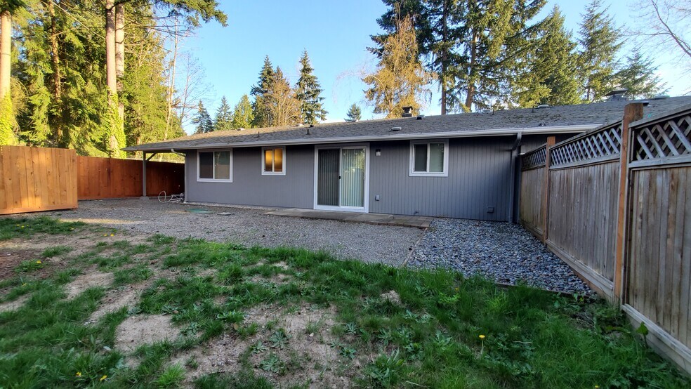 Building Photo - 10321 146th St E