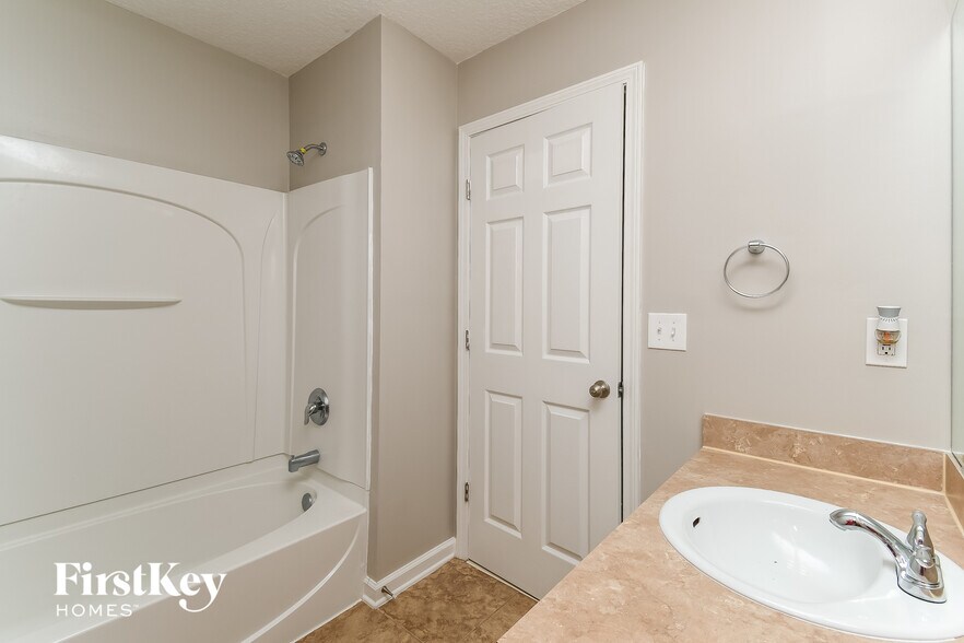 Building Photo - 13789 Goodson Pl