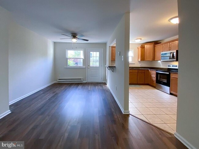 Building Photo - 366 Bala Terrace E