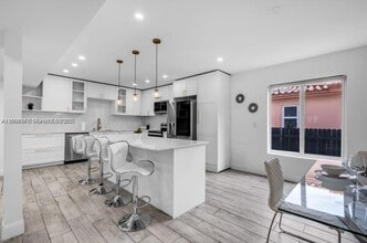 Building Photo - 420 NE 90th St