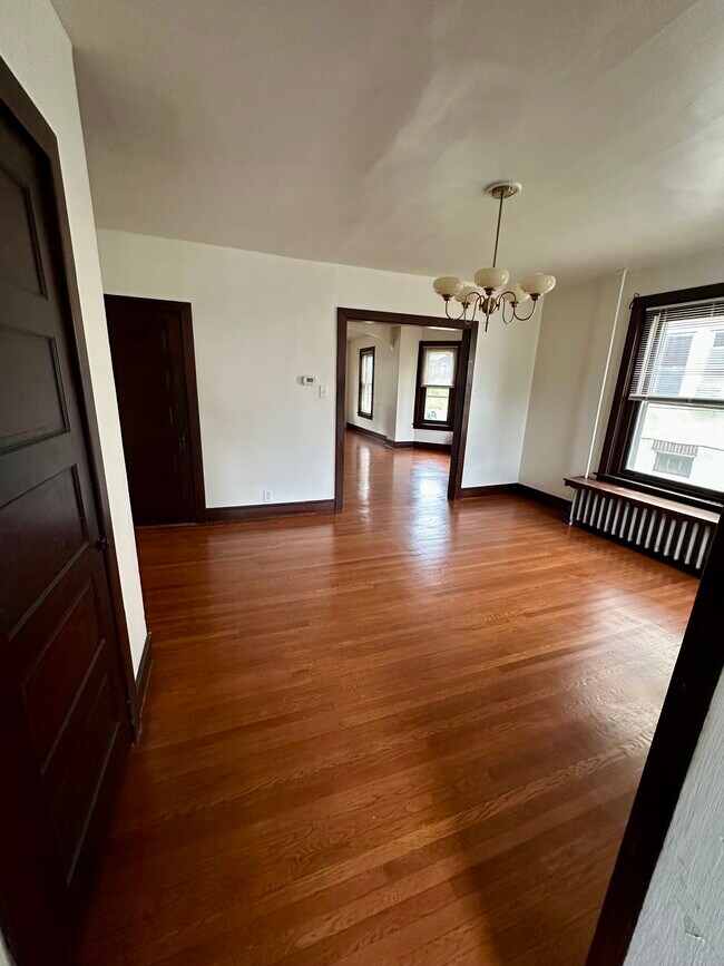 Building Photo - 218 Noble St