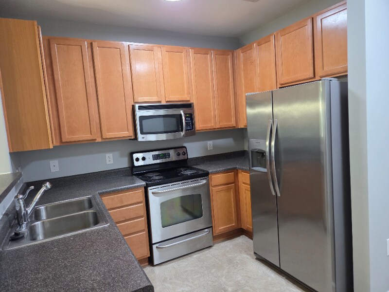 Building Photo - 923 Windcastle Ln