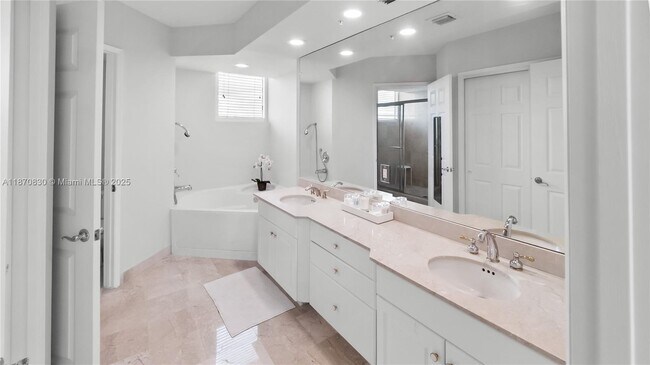 Building Photo - 3370 Hidden Bay Dr