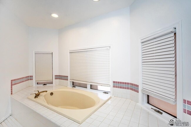 Building Photo - 2174 S Del Valle Way