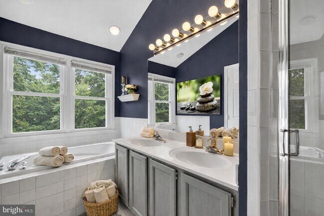 Building Photo - 8713 Wadebrook Terrace