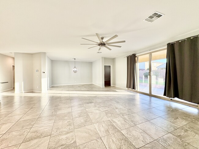 Building Photo - 9383 W Desert Bighorn Trail