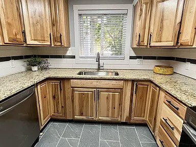 Kitchen - 700 S Grange Ave