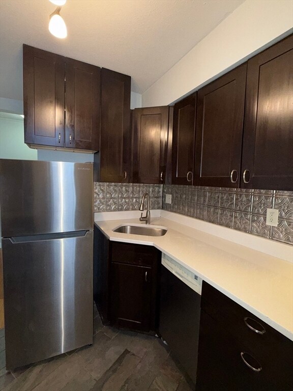 Building Photo - 26 Commonwealth Terrace