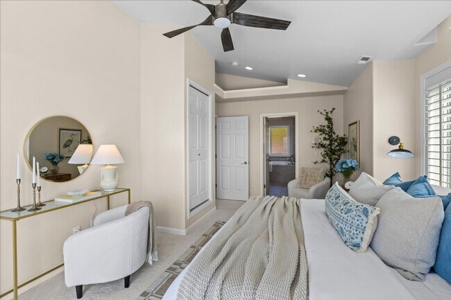 Building Photo - 5Bd/3.5Ba Shoreline House