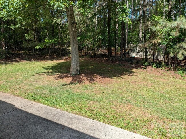Building Photo - 111 Birdie Ct