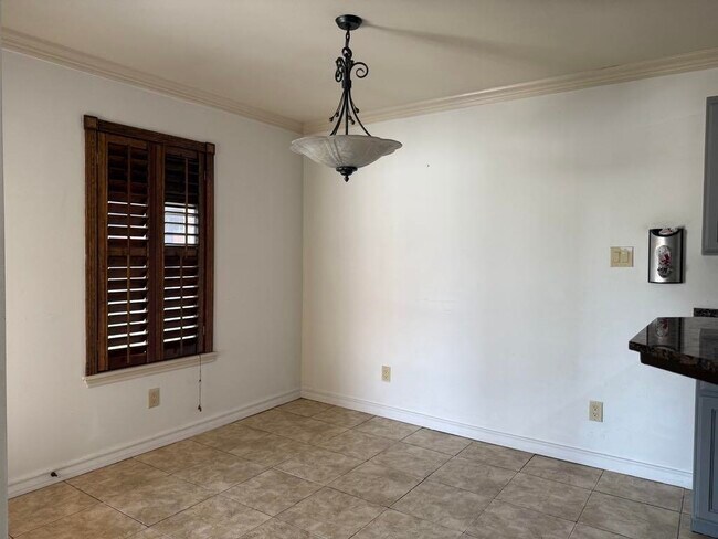 Building Photo - 8711 Jerry Loop