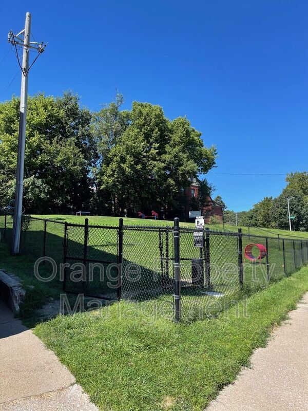 Building Photo - 804 N 33rd St