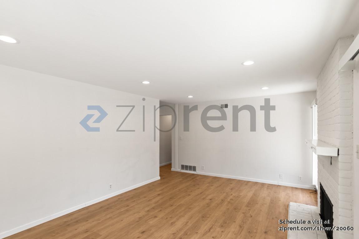 Building Photo - Unit
