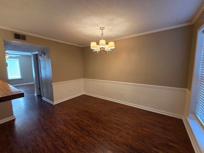 Building Photo - 2104 Harbert Ave