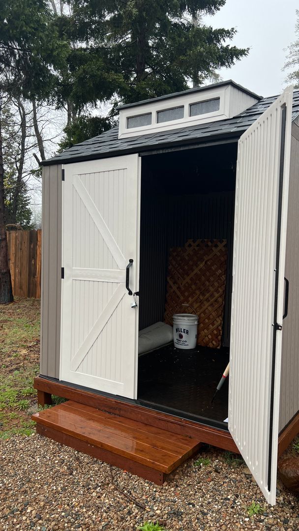 Building Photo - Newer Manufactured home  Paradise Location, 2 bed 2 bath, with office