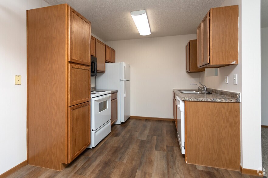 Brandy Hill Apartments 1435 33rd St S Fargo ND 58103 Apartment Finder