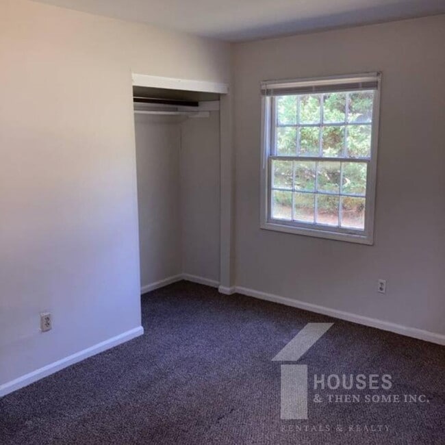 Building Photo - 205 Havendale Dr