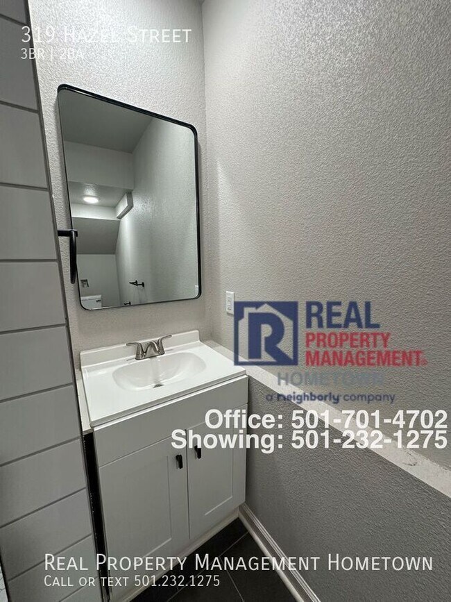 Building Photo - 319 Hazel St