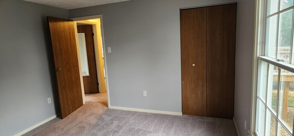 Building Photo - 226 Allison Ave