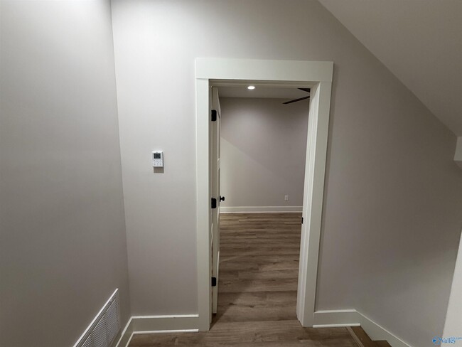 Building Photo - 14 Walnut St NE