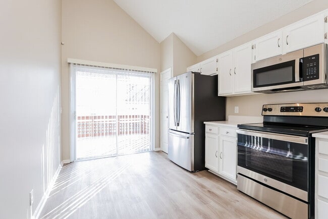 Building Photo - 3521 Glenfalls Dr