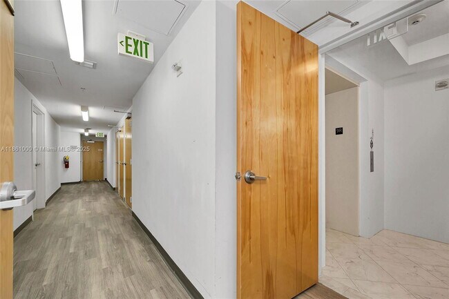 Building Photo - 19400 Turnberry Way