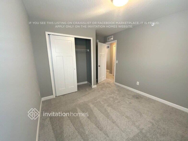 Building Photo - 16700 Dunkirk Cir N