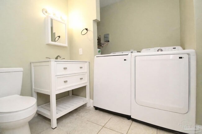 Building Photo - 1007 W Hatton St