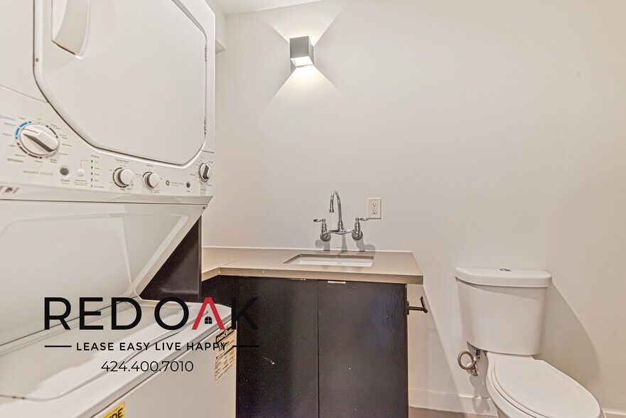 Building Photo - 3152 James M Wood Blvd