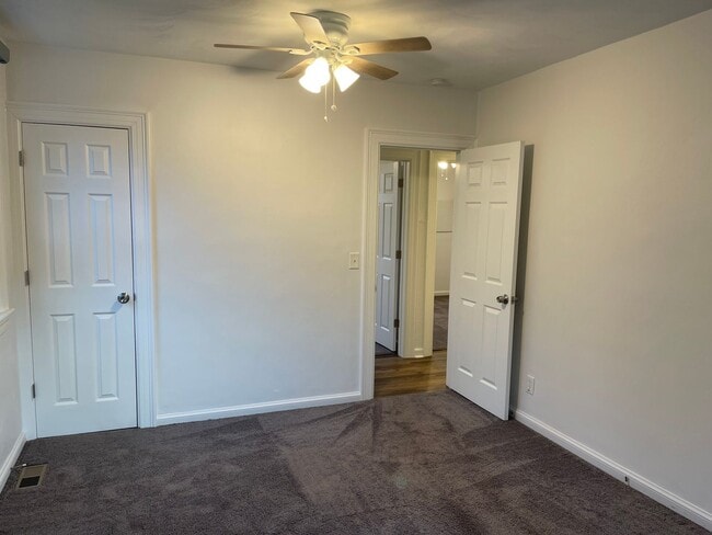 Building Photo - Impeccably Updated 3 BR / 2 BA Ranch