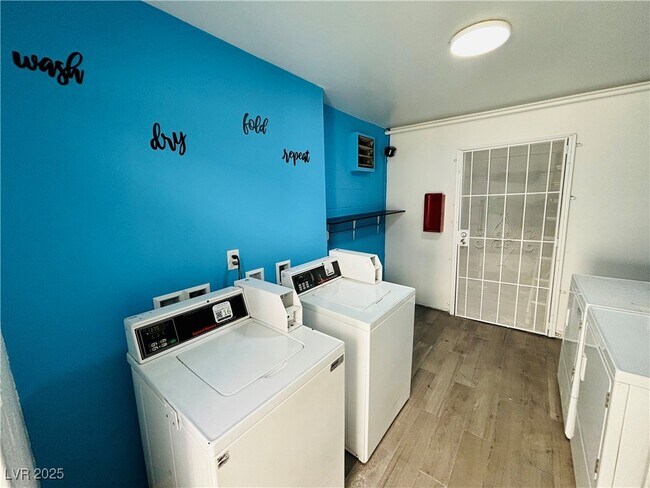 Building Photo - 1922 Fairfield Ave