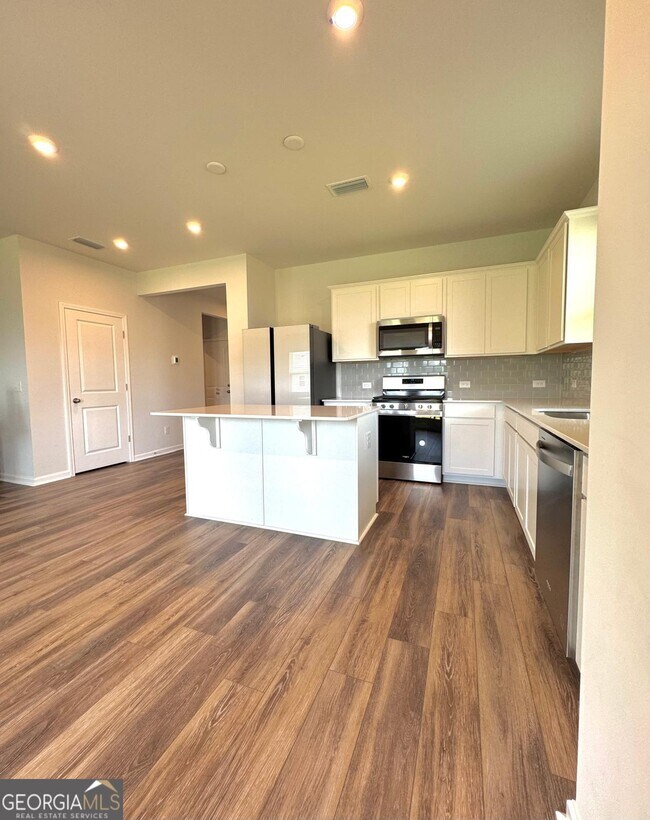 Building Photo - 67 Shade Tree Dr