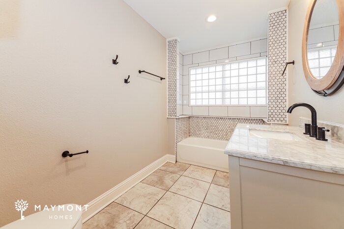 Building Photo - 10598 Bradley Cir